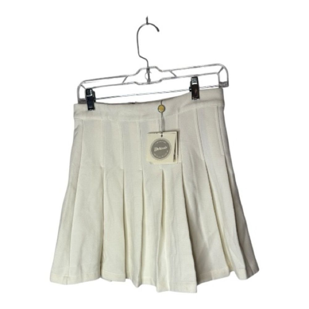 Shilla Brand Girl’s Evolution Pintuck Cream Skirt. Size Medium.